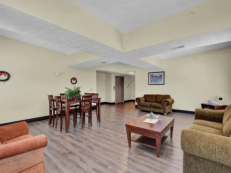 Rowan Place Apartments — Photo 33