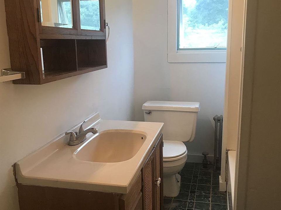 2nd image of 14 Evergreen St