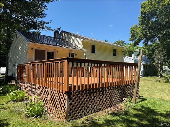 4th image of 8466 Dawn Dr
