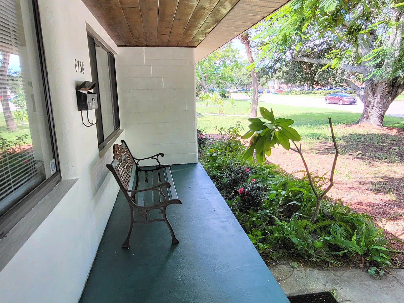 3 bed, 1156 sqft, $2,200 — Photo 3