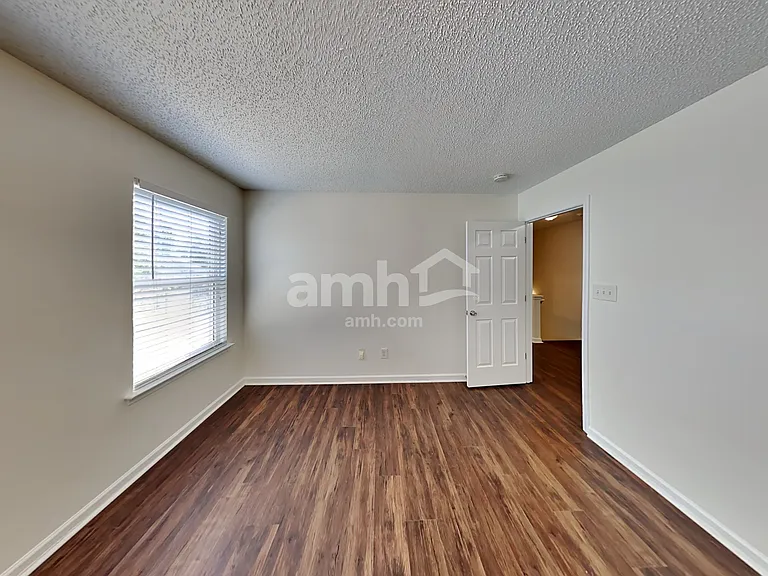 10713 Haddington Dr NW — Photo 20