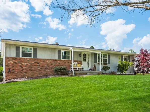 2580 Douglas Dr, Zanesville, OH 43701