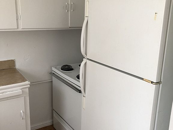 3rd image of 420 Walnut St APT 1