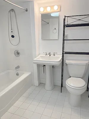 Rented by AJ Clarke | media 34