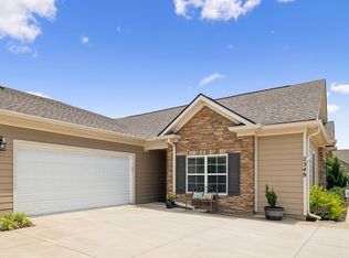 2349 Stonecenter Ln, Murfreesboro, TN 37128