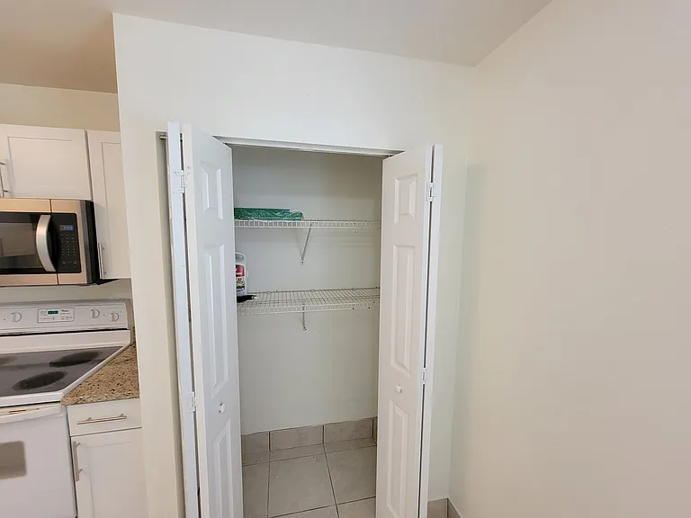 3419 SE Iris St — Photo 6