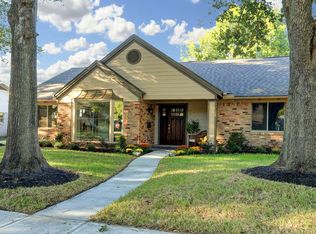 6210 Bayou Bridge Dr, Houston, TX 77096