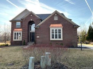 13611 Beacon Trl, Belleville, MI 48111