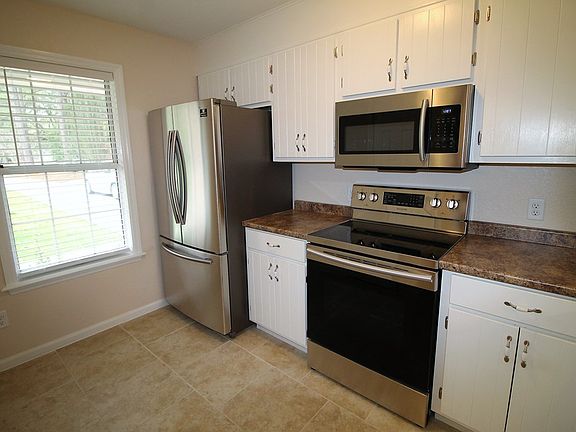 5th image of 903 Wilson Ave