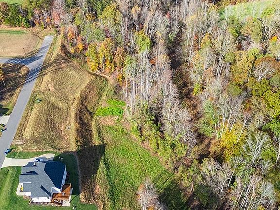 3rd image of 3816 Deerwood Acres Dr #8