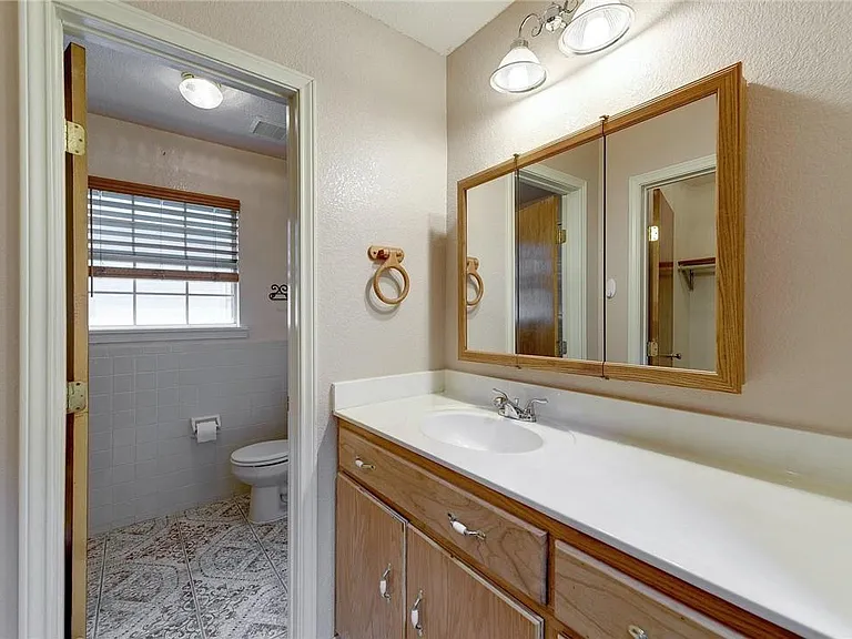6402 Santos St — Photo 16