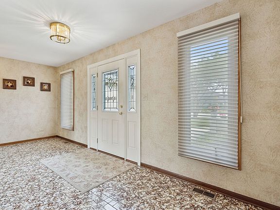 2nd image of 336 Ethel Ln