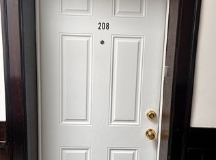 2440 E 75th St #208, Chicago, IL 60649