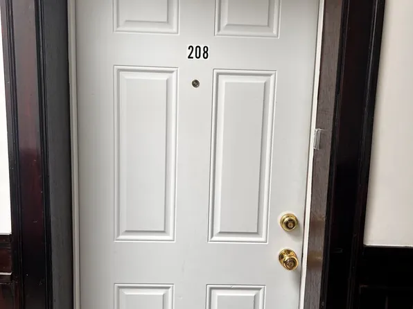 2440 E 75th, 2440 E 75th St #208, Chicago, IL 60649