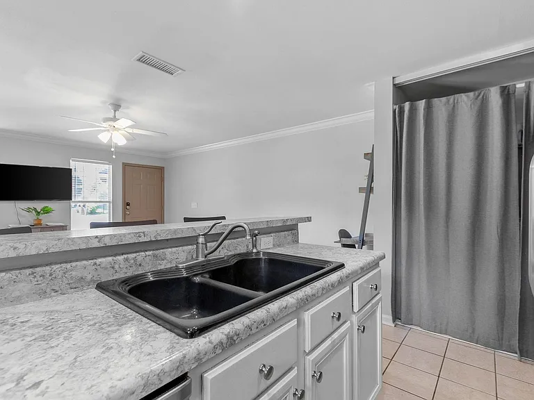 1235 N. Bronough Street — Photo 18