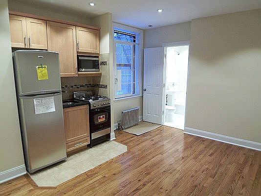 3rd image of 267 Edgecombe Ave APT 2J