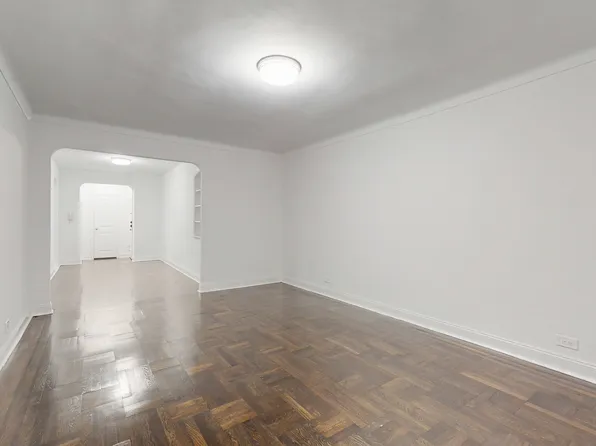221 East 18th Street 1E image 3 of 6