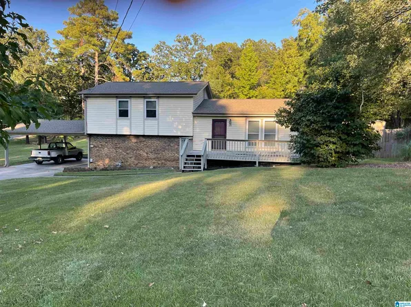 433 17th St, Calera, AL 35040