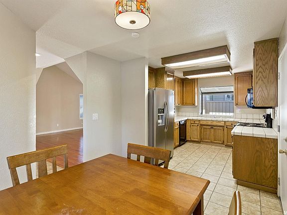 5th image of 1810 Lakeshore Dr