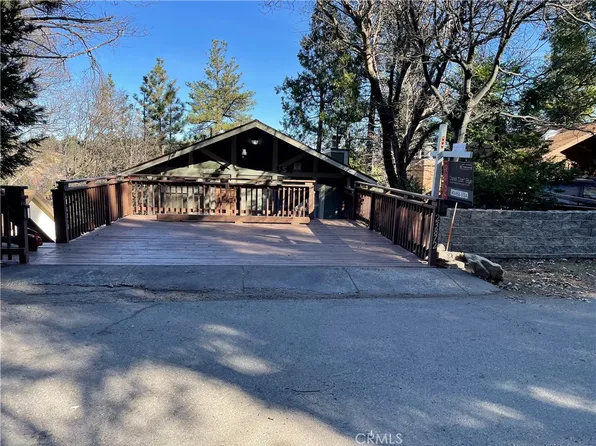 23872 Scenic Dr, Crestline, CA 92325