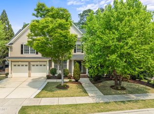 909 Grogans Mill Dr, Cary, NC 27519