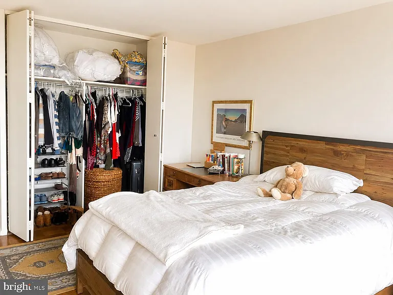 210 Locust St #10CW — Photo 7