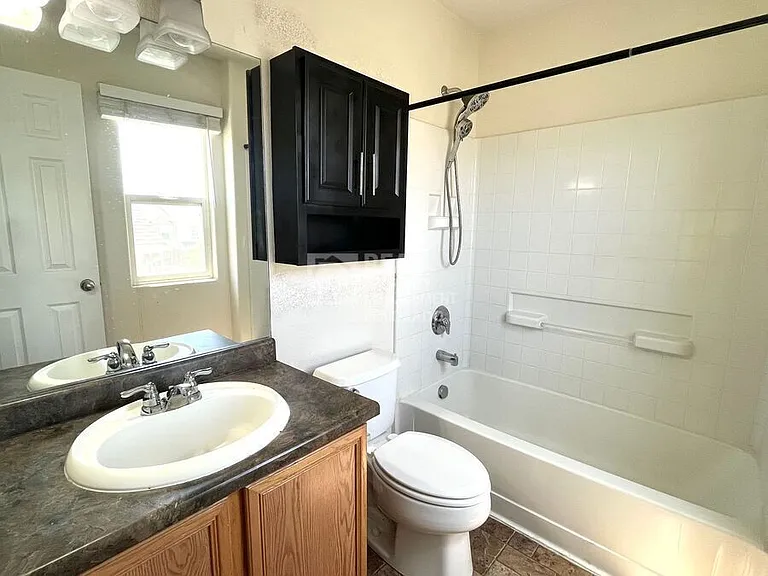 2158 Creekridge Point — Photo 10