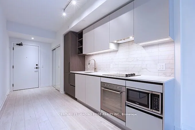 Mercer 55 Condos — Photo 4