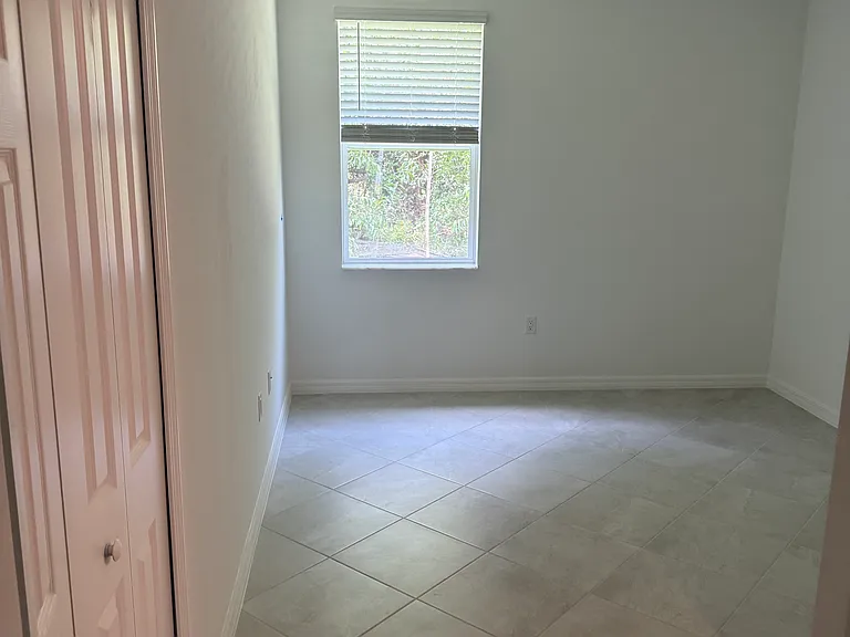 4521 NW 35th Ave — Photo 8