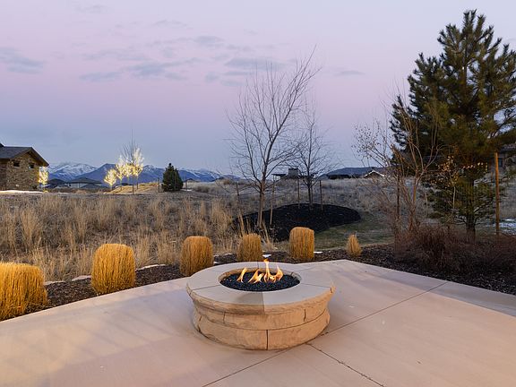 3rd image of 1622 E Abajo Peak Circle Tv #23