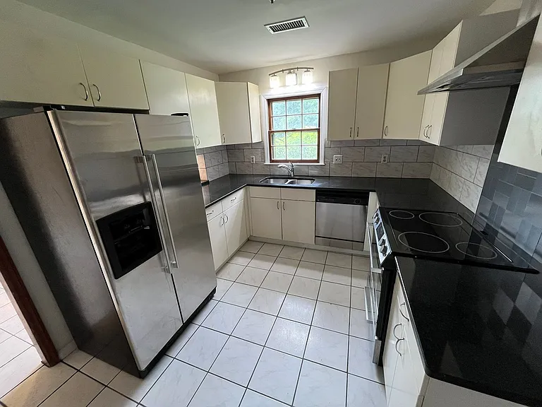 3911 Curry St — Photo 3