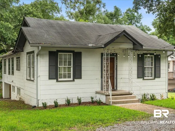 564 Bishop Ln N, Mobile, AL 36608