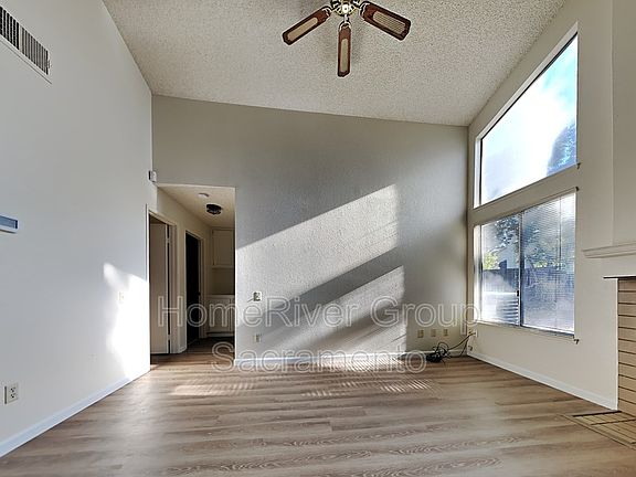 4th image of 3060 Mill Oak Way