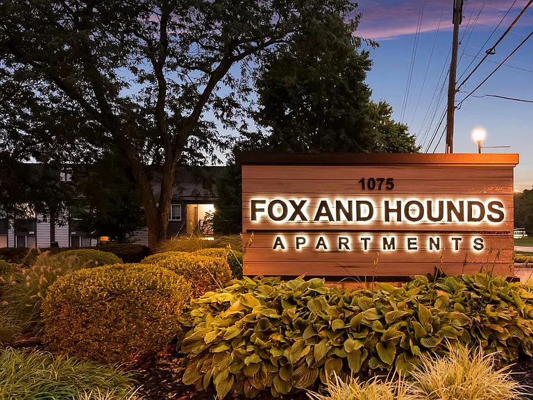 Fox and Hounds — Photo 2