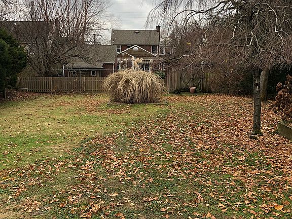 4th image of 92 Waldron Ave
