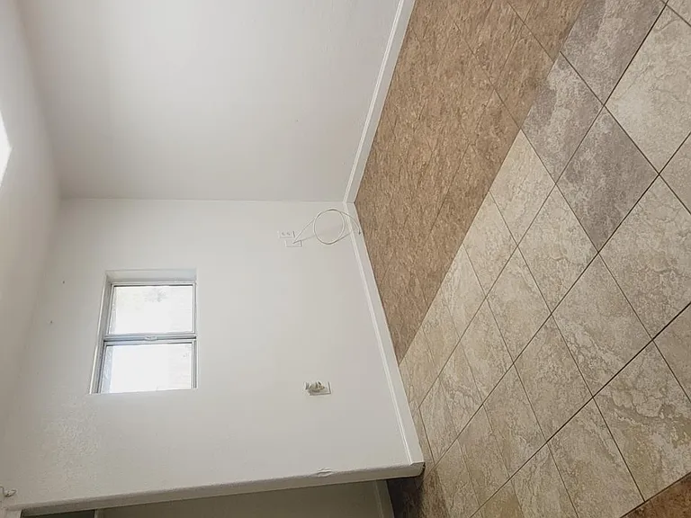 4412 N 67th Ave — Photo 8