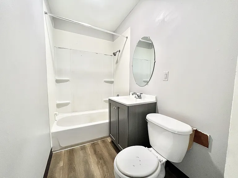 700 Hackett St — Photo 7