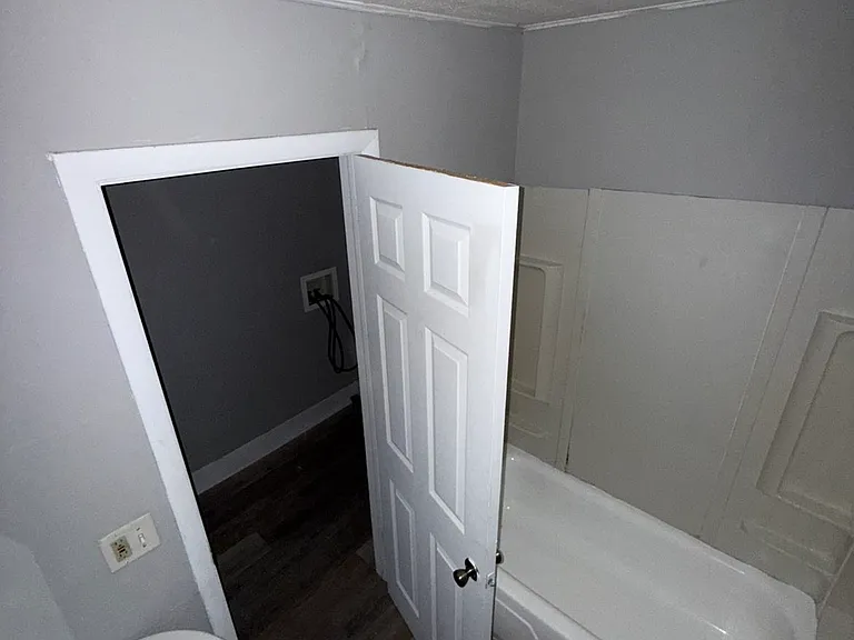 1180 N Summit Ave — Photo 15