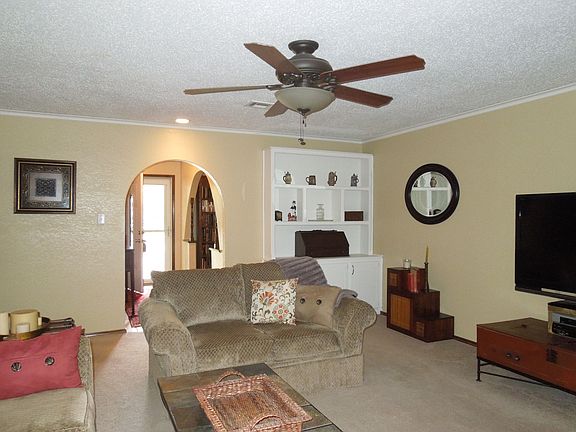 4th image of 2305 NE Garden Ln