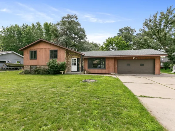 218 10th St N, Sauk Rapids, MN 56379