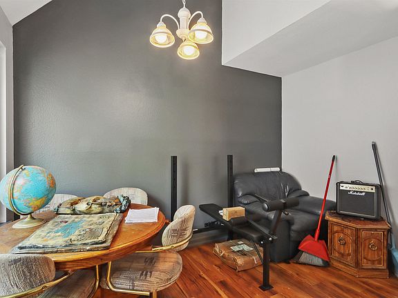 5th image of 309 Northwood Ln
