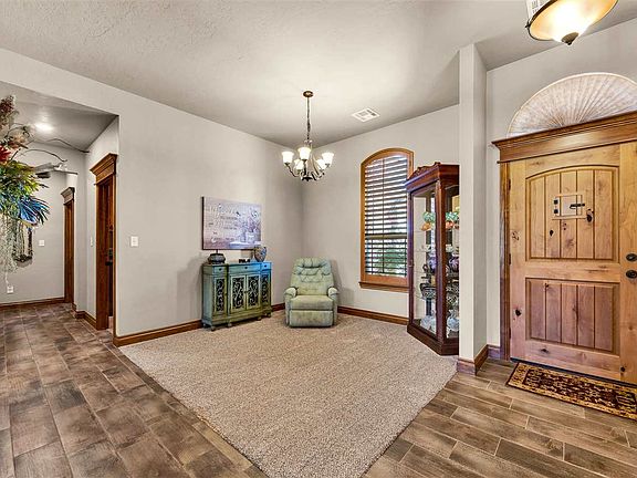 4th image of 1203 Baybrook Dr
