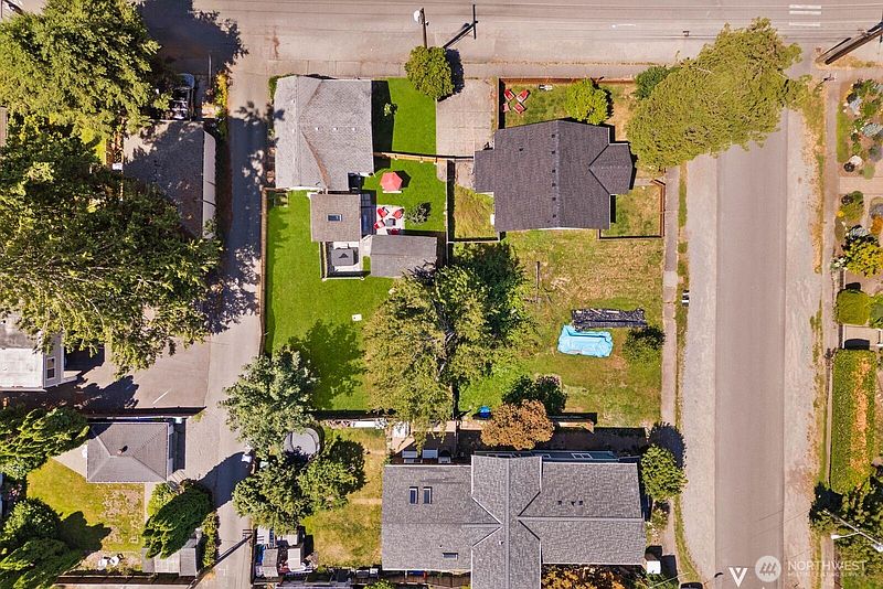 5th image of 60 2nd Avenue NE