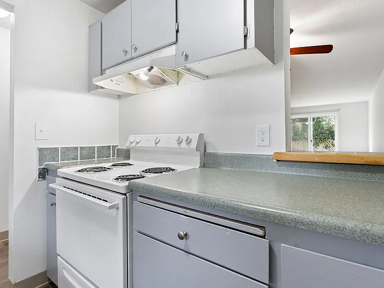 Fairway Apartments — Photo 19
