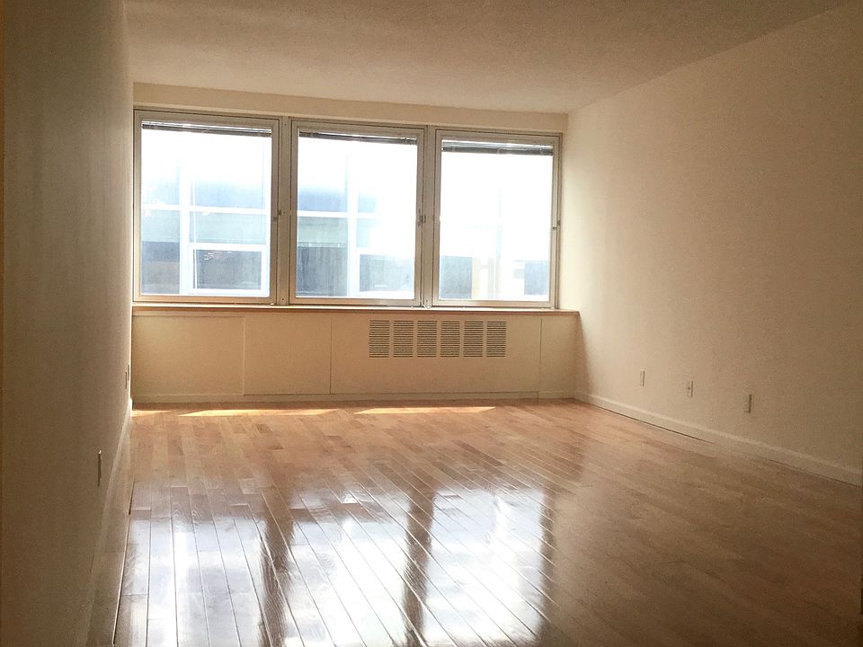 1st image of 130 Water St APT 6F