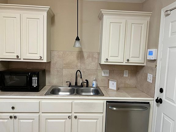 4th image of 932 Sedona Pines Dr