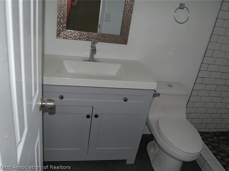107 Lavender Ave — Photo 10