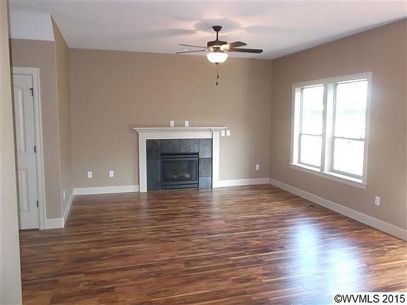 2nd image of 1070 Harbour Ln NE