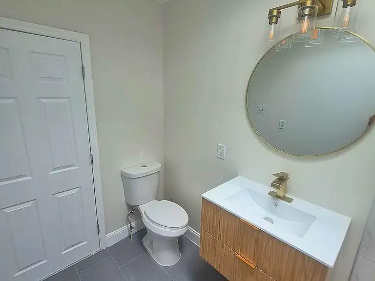 6010 N Lambert St — Photo 11