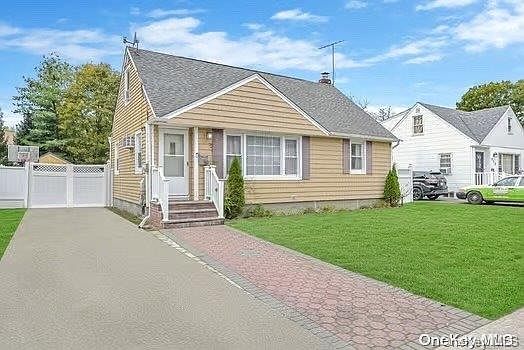 1st image of 662 Winthrop Drive